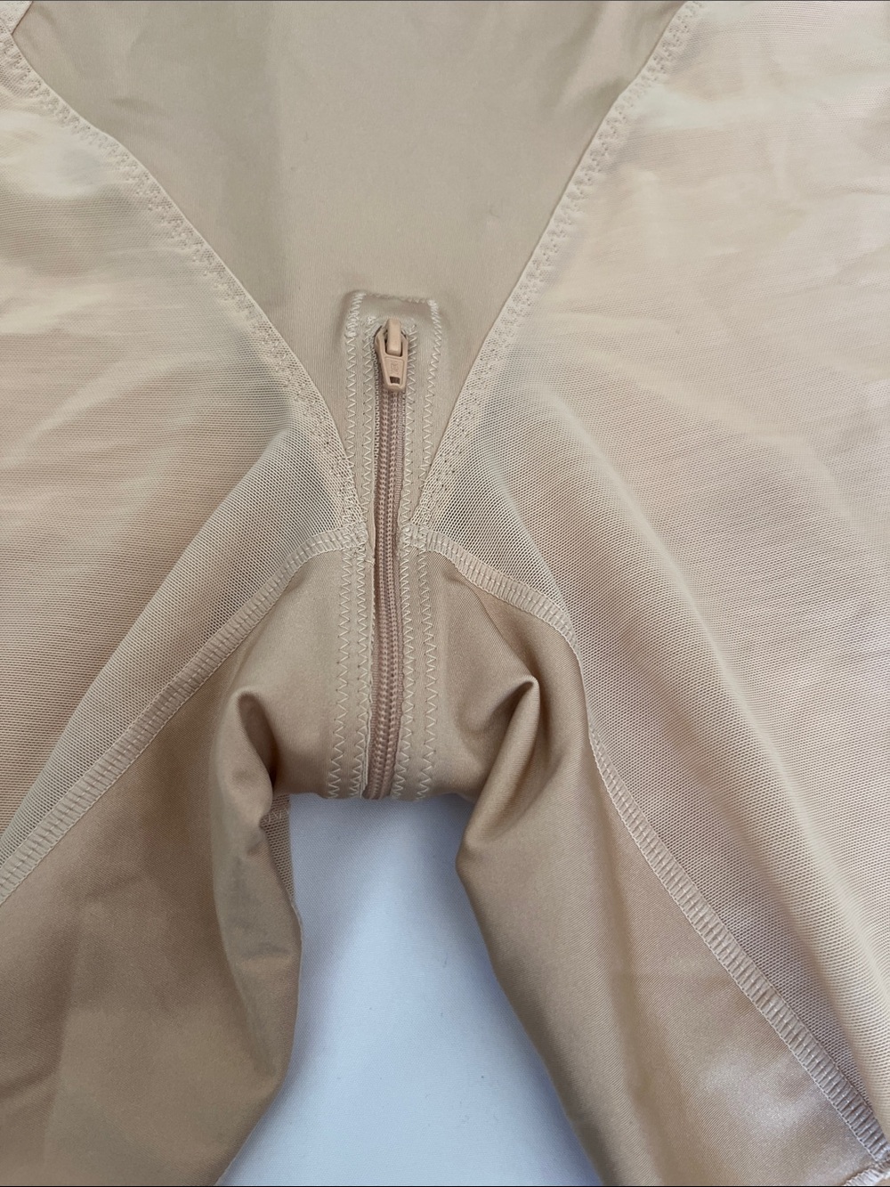 SHAPELLY Everyday Nude Shaping Bodysuit with Built-In Bra - Picture 5 of 10